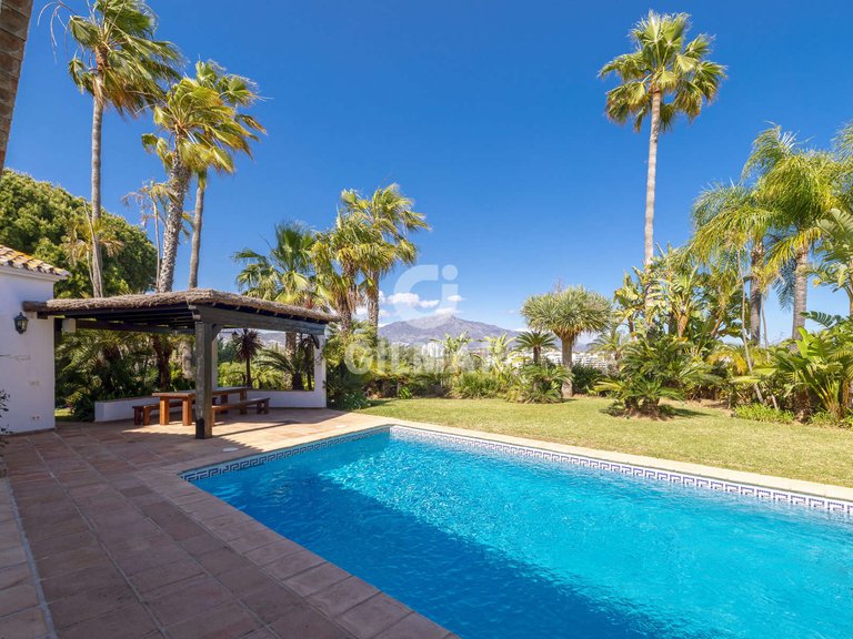 Villa for Sale in Estepona, Malaga 3