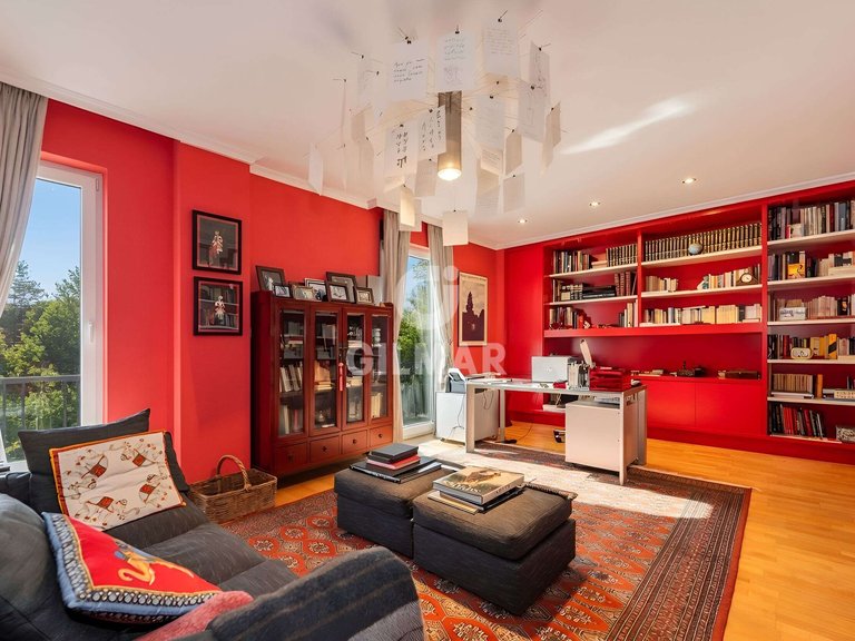 Town House for Sale in Madrid, Madrid 17