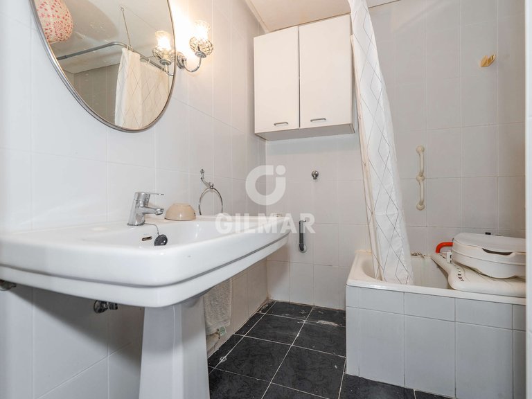 Apartment for Sale in Madrid, Madrid 18