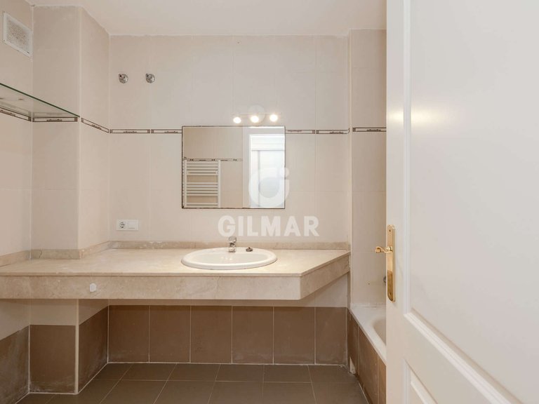 Town House for Sale in MÁlaga, Malaga 28