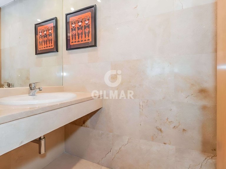 Town House for Sale in Madrid, Madrid 9