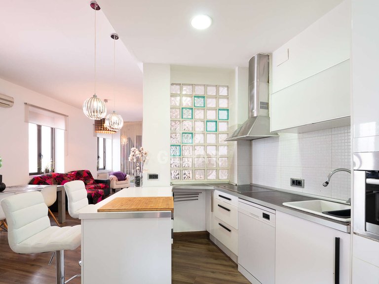 Apartment for Sale in Madrid, Madrid 18