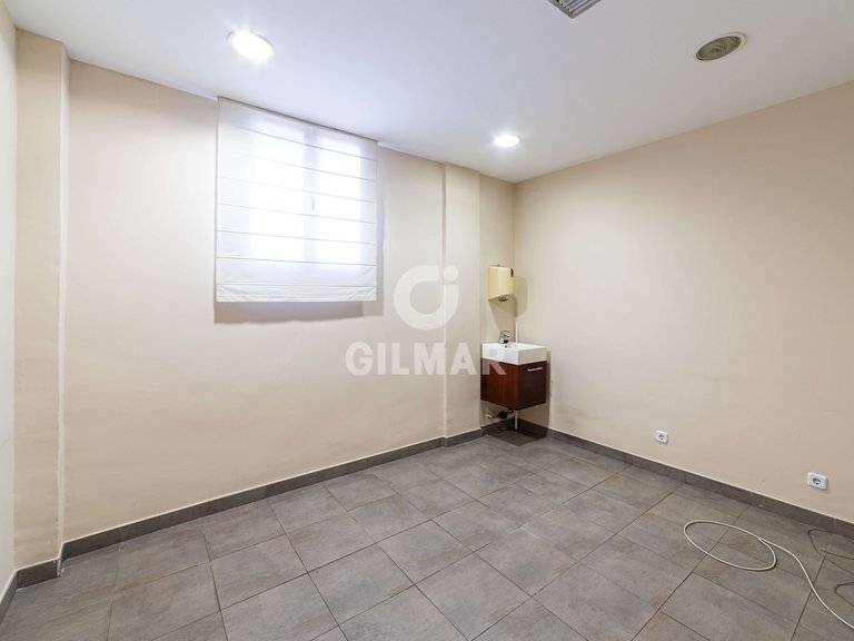 Commercial for Rent in Madrid, Madrid 12