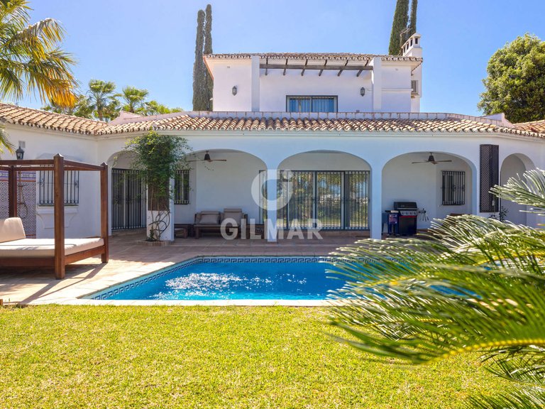Villa for Sale in Estepona, Malaga 39