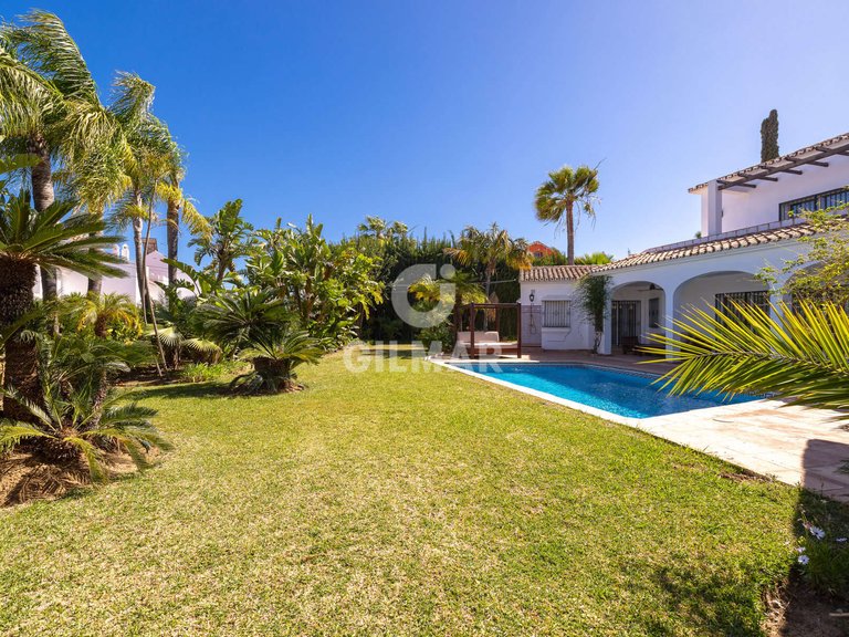 Villa for Sale in Estepona, Malaga 41