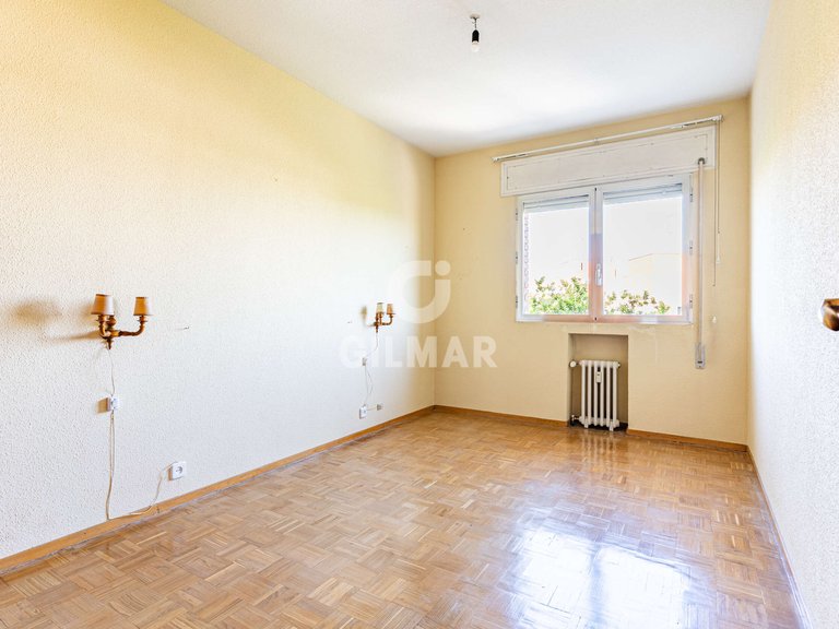 Apartment for Sale in Madrid, Madrid 17