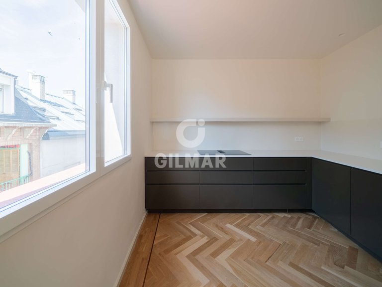 Apartment for Sale in Madrid, Madrid 18