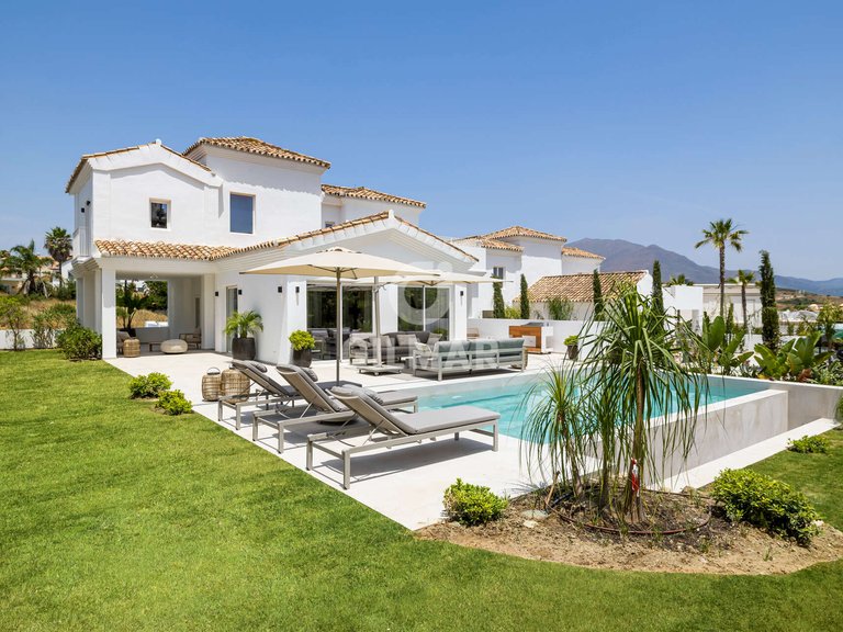 Villa for Sale in Casares, Malaga 1