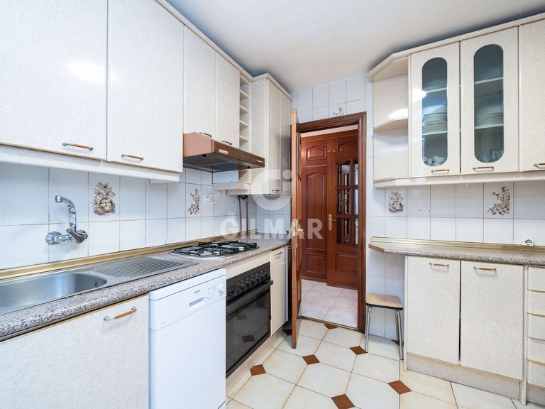 Apartment for Sale in Madrid, Madrid 16