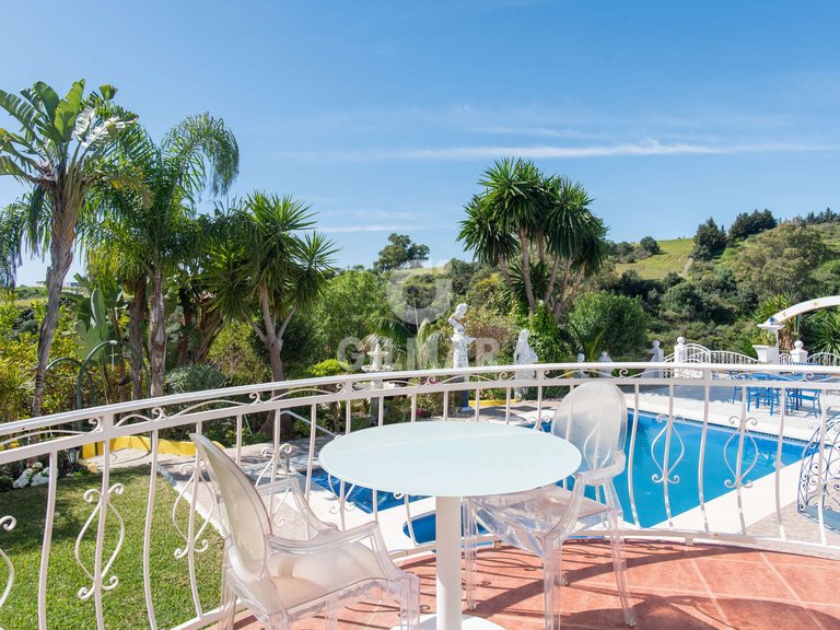 Villa for Sale in Estepona, Malaga 2