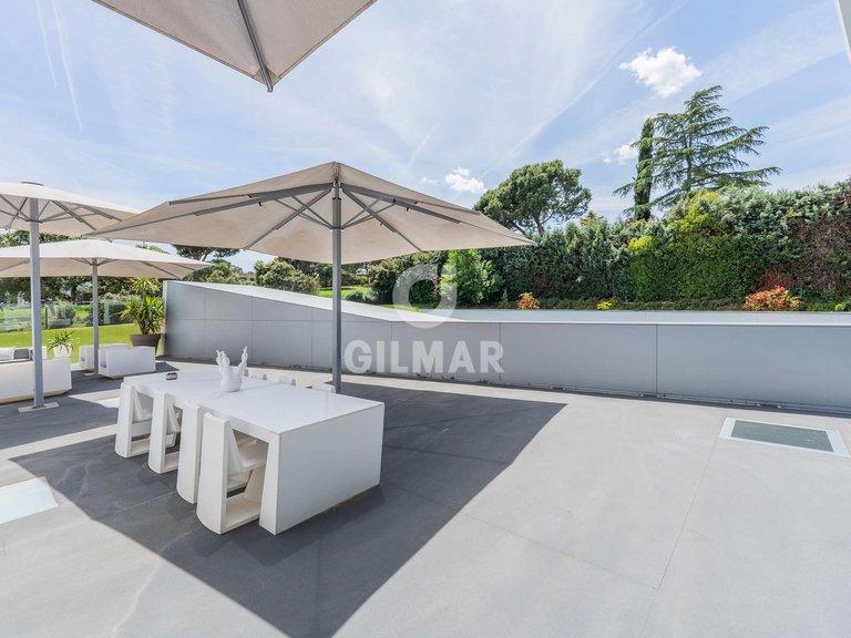 Villa for Sale in Madrid, Madrid 12