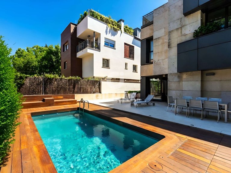 Town House for Sale in Madrid, Madrid 27