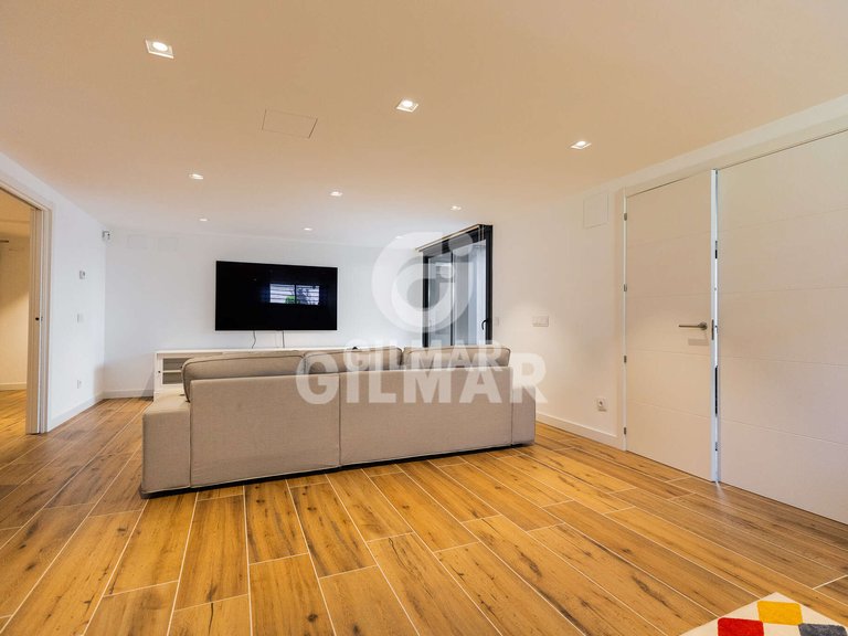 Villa for Rent in Madrid, Madrid 21