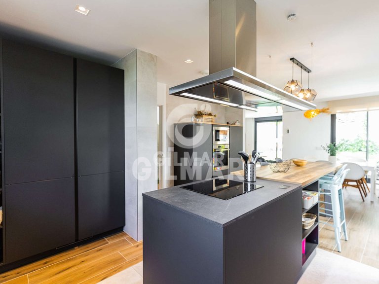 Villa for Rent in Madrid, Madrid 33