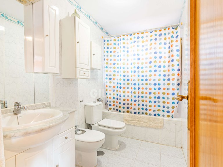 Apartment for Sale in Madrid, Madrid 18