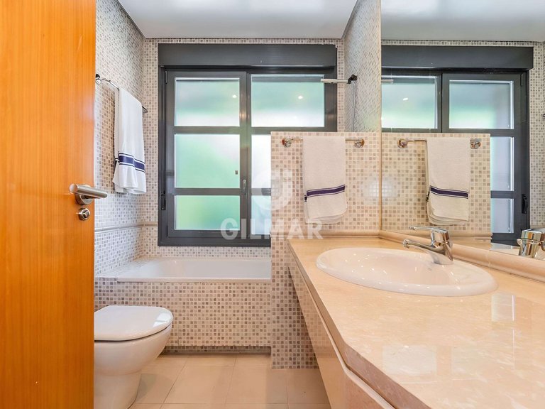 Town House for Sale in Madrid, Madrid 15