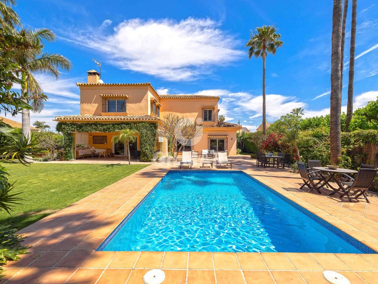 Villa for Sale in MÁlaga, Malaga 1