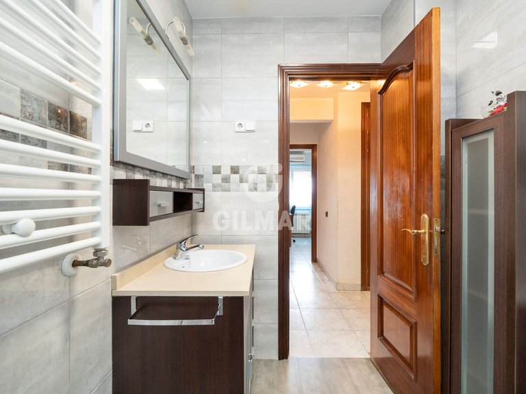 Apartment for Sale in Madrid, Madrid 18