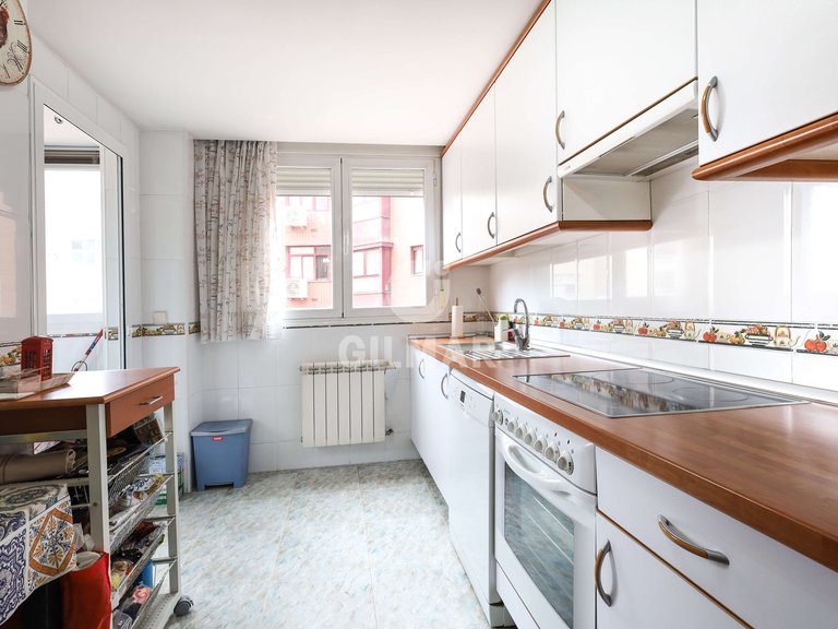 Apartment for Sale in Madrid, Madrid 11