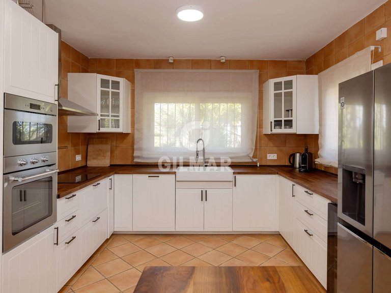 Villa for Sale in Estepona, Malaga 13