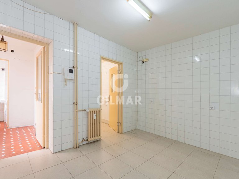 Apartment for Sale in Madrid, Madrid 11