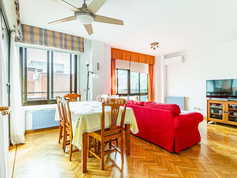 Apartment for Sale in Madrid, Madrid 5