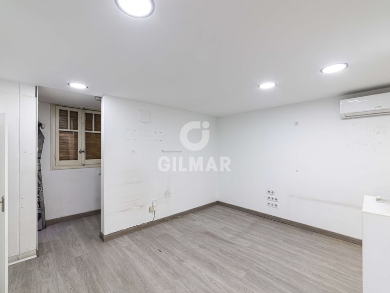 Commercial for Rent in Madrid, Madrid 20
