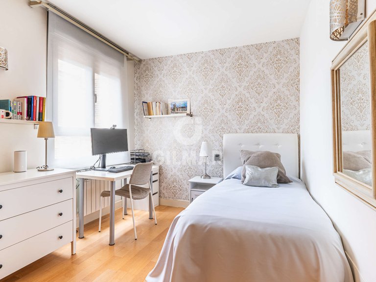 Town House for Sale in Madrid, Madrid 20