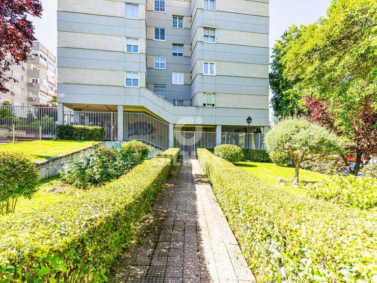 Apartment for Sale in Madrid, Madrid 27