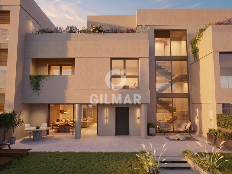 Town House for Sale in Madrid, Madrid 13