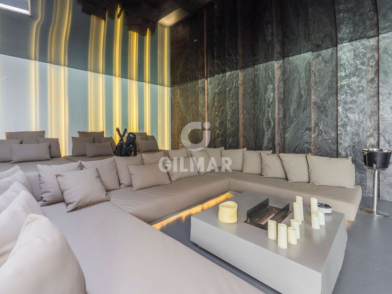 Villa for Sale in Madrid, Madrid 18