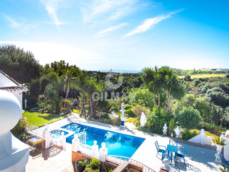Villa for Sale in Estepona, Malaga 1