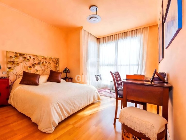 Town House for Sale in Madrid, Madrid 20