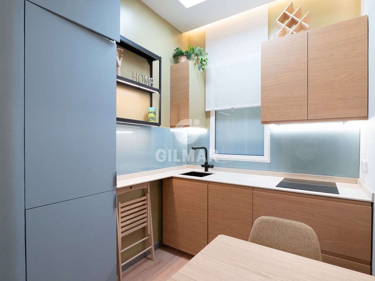 Apartment for Sale in Madrid, Madrid 18