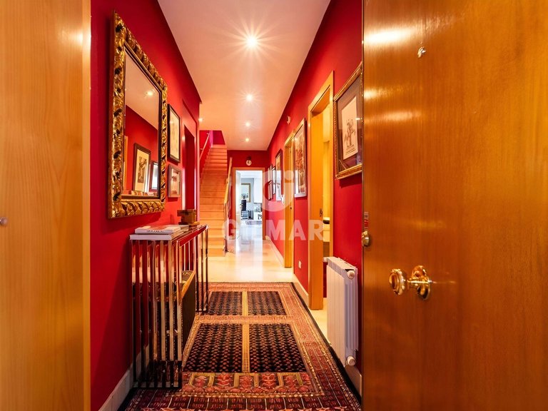 Town House for Sale in Madrid, Madrid 10
