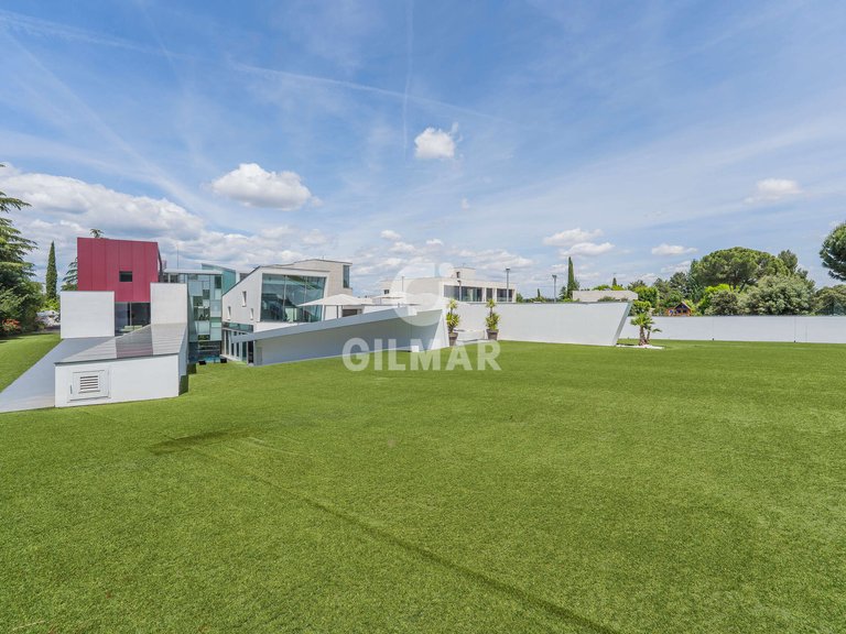 Villa for Sale in Madrid, Madrid 5