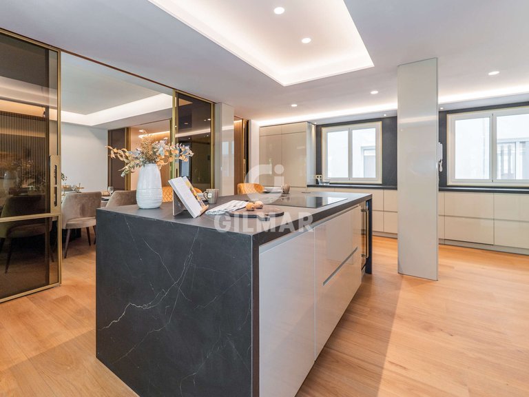 Apartment for Sale in Madrid, Madrid 18