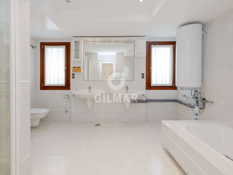 Villa for Sale in Estepona, Malaga 23