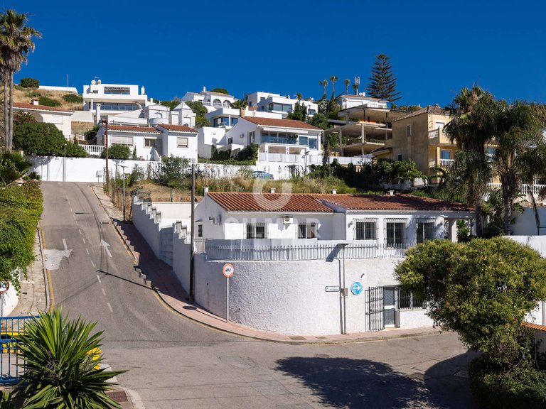 Villa for Sale in Buenas Noches, Malaga 45