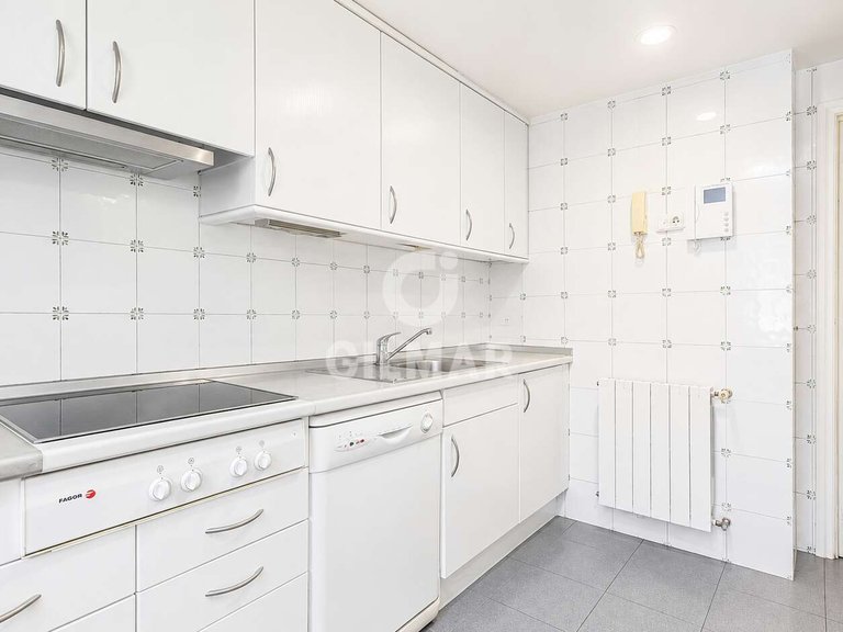 Apartment for Rent in Madrid, Madrid 5