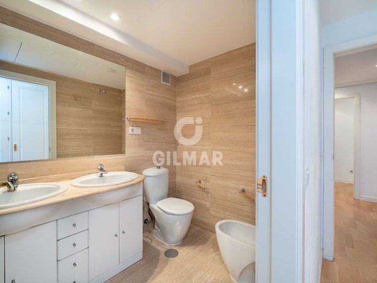 Apartment for Sale in Madrid, Madrid 13