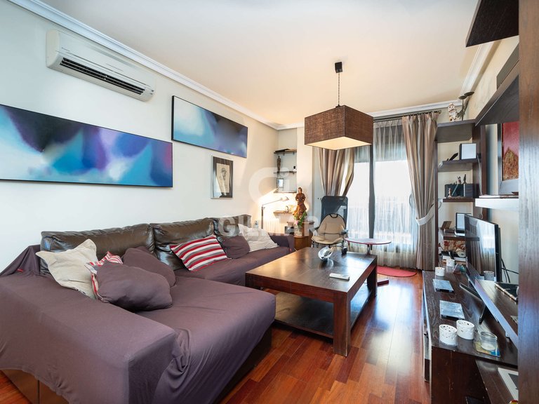 Penthouse for Sale in Madrid, Madrid 18