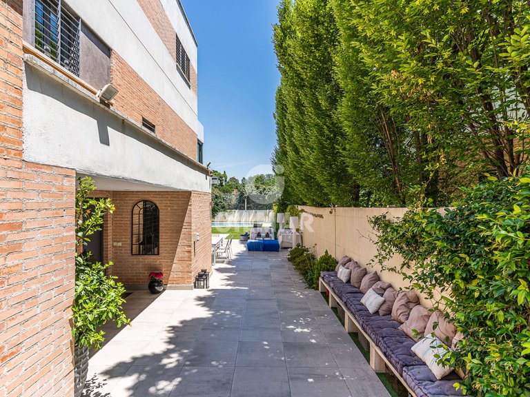Town House for Sale in Madrid, Madrid 30