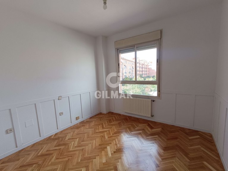 Apartment for Rent in Madrid, Madrid 17