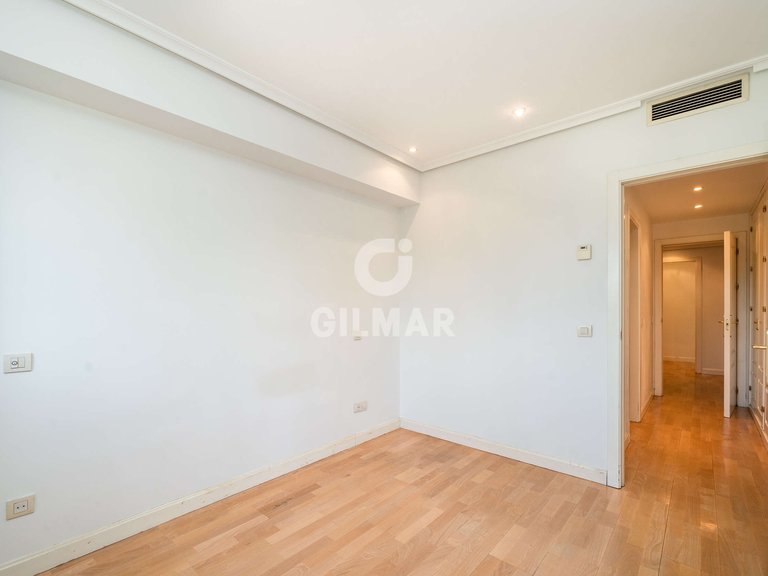 Apartment for Sale in Madrid, Madrid 11