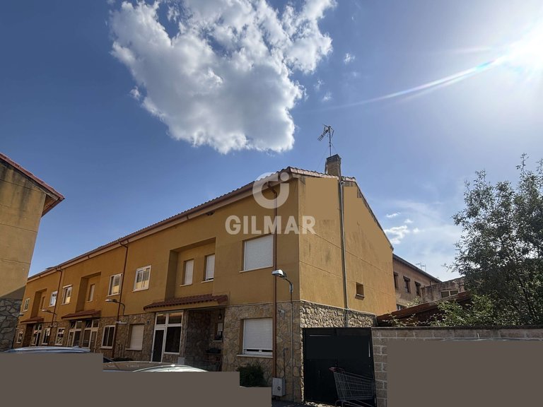 Town House for Sale in Navalafuente, Madrid 3