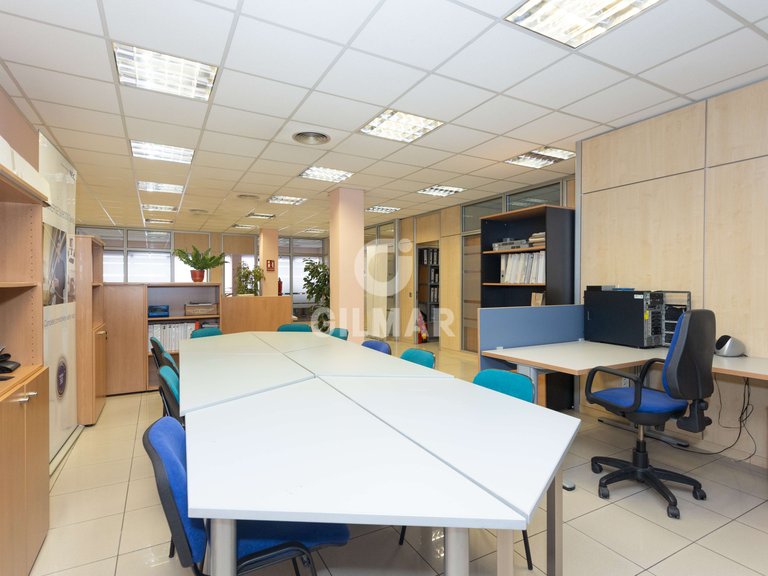 Commercial for Sale in Madrid, Madrid 21