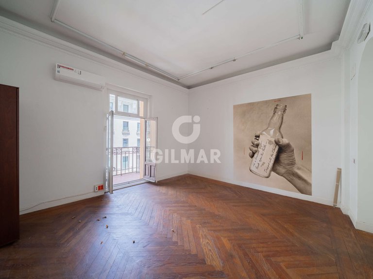 Apartment for Sale in Madrid, Madrid 18