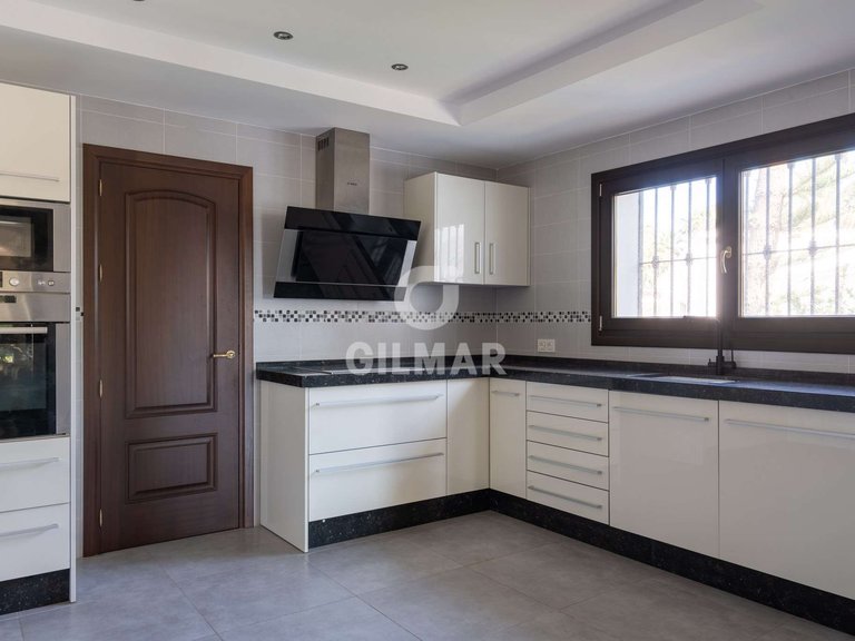 Villa for Sale in Marbella, Malaga 9