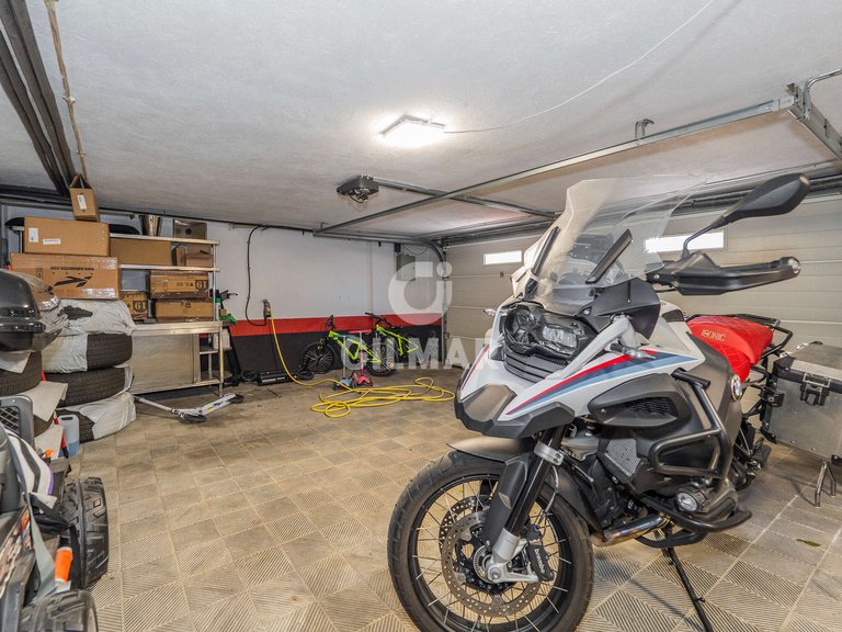 Town House for Sale in Madrid, Madrid 28